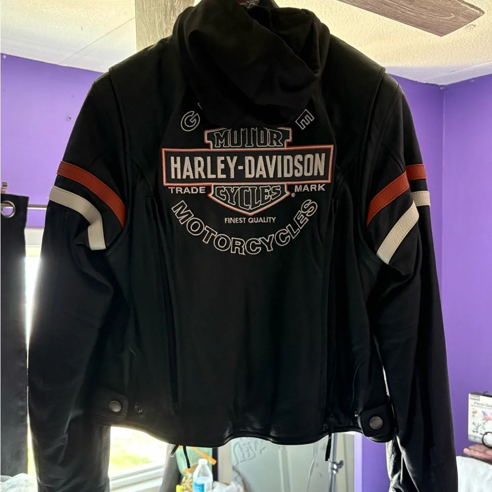 Harley-Davidson Black Leather Jacket - Picture 2 of 16